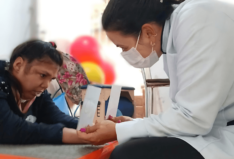 Reabilitação neurofuncional para adultos e criança domiciliar.