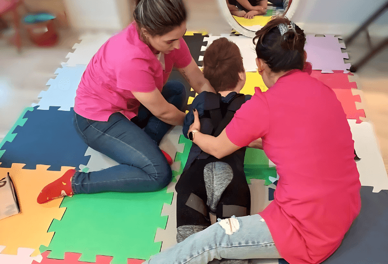 Reabilitação neurofuncional para adultos e criança domiciliar.